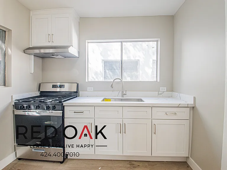 424 E 20th St #424.5 — Photo 13
