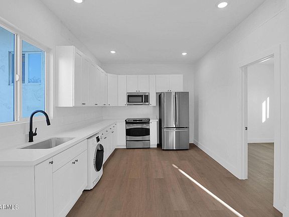 5th image of 315 E Carol Avenue