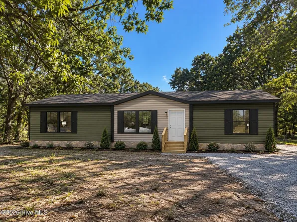 6351 Canadian Avenue, Hope Mills, NC 28348
