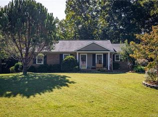 104 Crestview Ln, Morganton, NC 28655