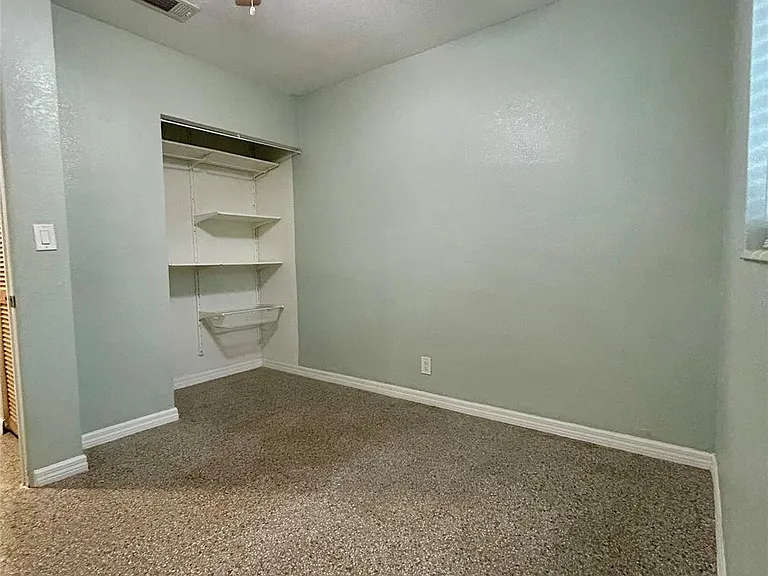 5950 NE 6th Ave — Photo 13