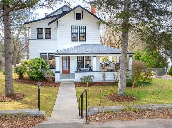 198 Harrison Ave, Franklin, NC 28734