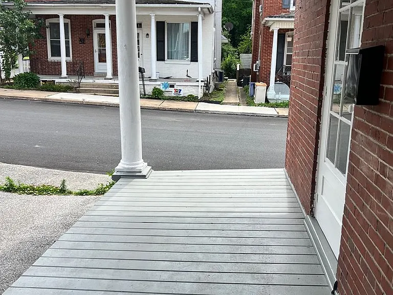 25 N Poplar St — Photo 29