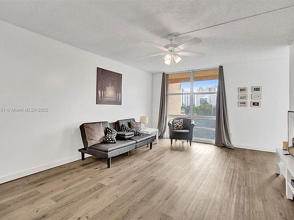 3rd image of 200 172nd St APT 514