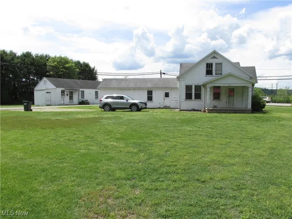 206 Charles St, Saint Marys, WV 26170