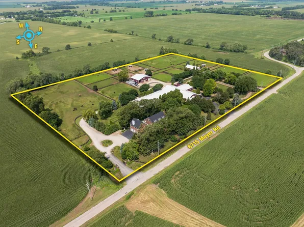 6715 Meyer Rd, Marengo, IL 60152
