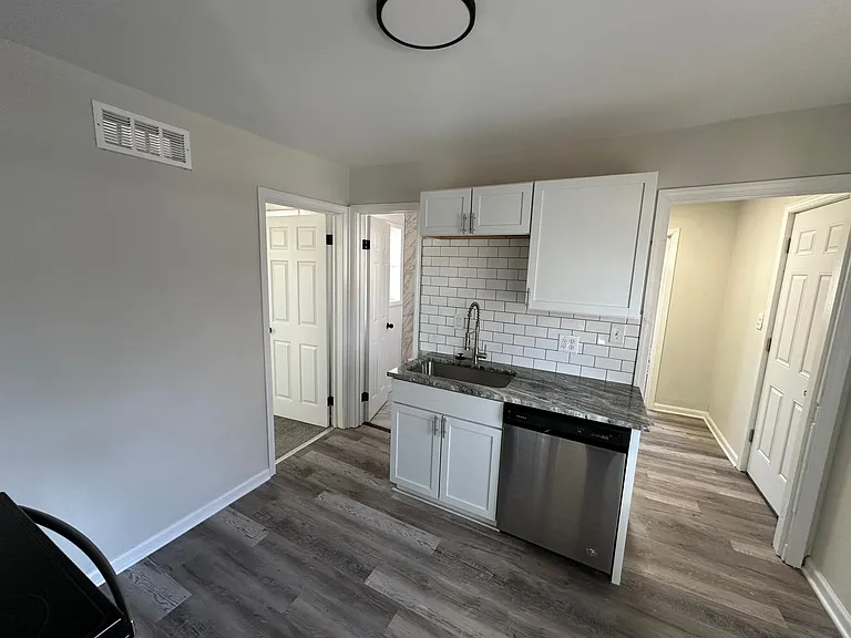 8212 Continental Ave — Photo 5
