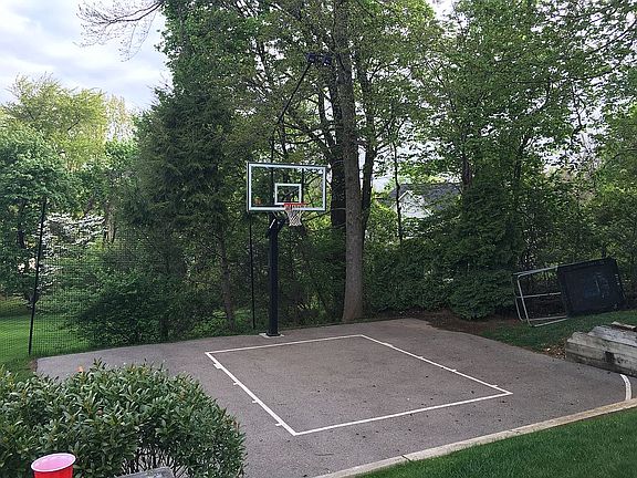 Custom Fenced Basketball Cou