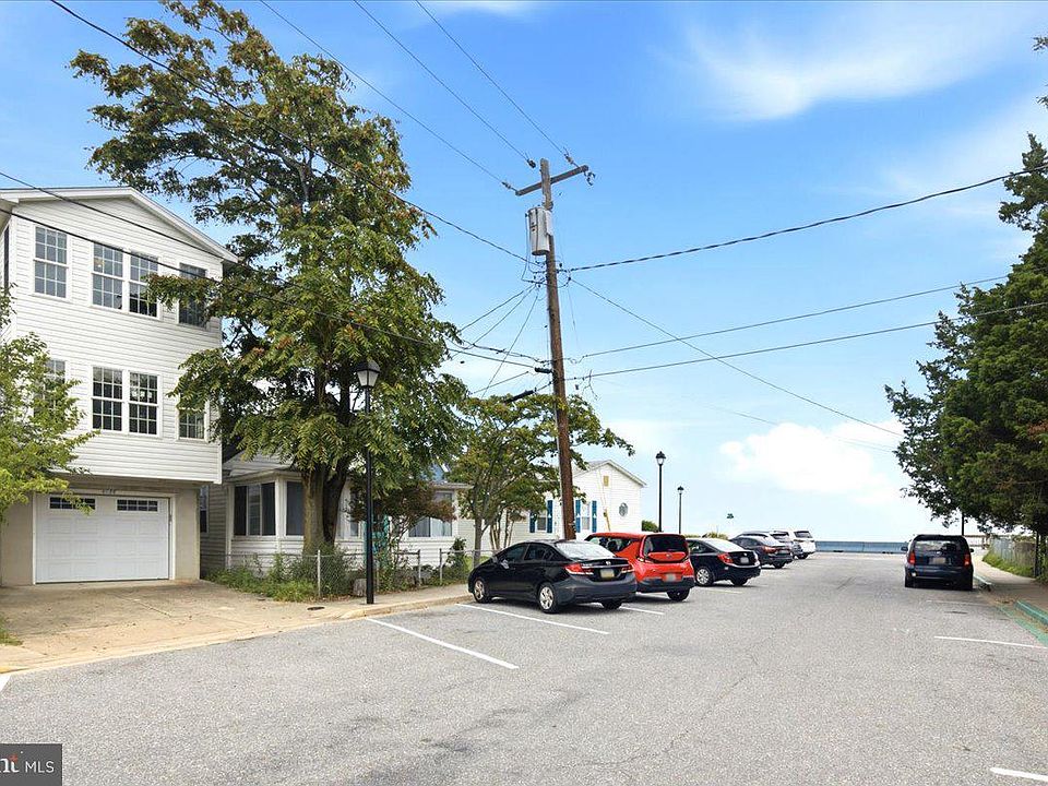 1st image of 4136 7th St