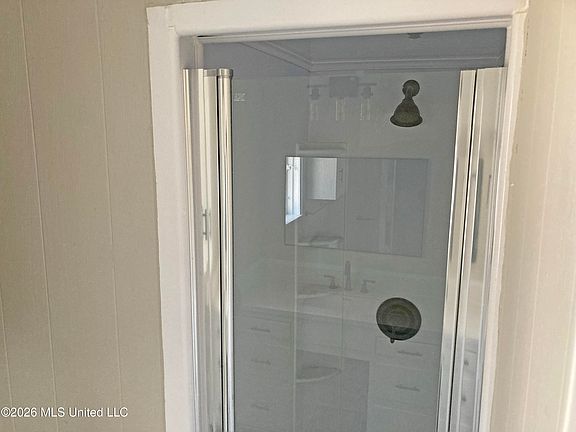 3rd image of 264 Shady Cir