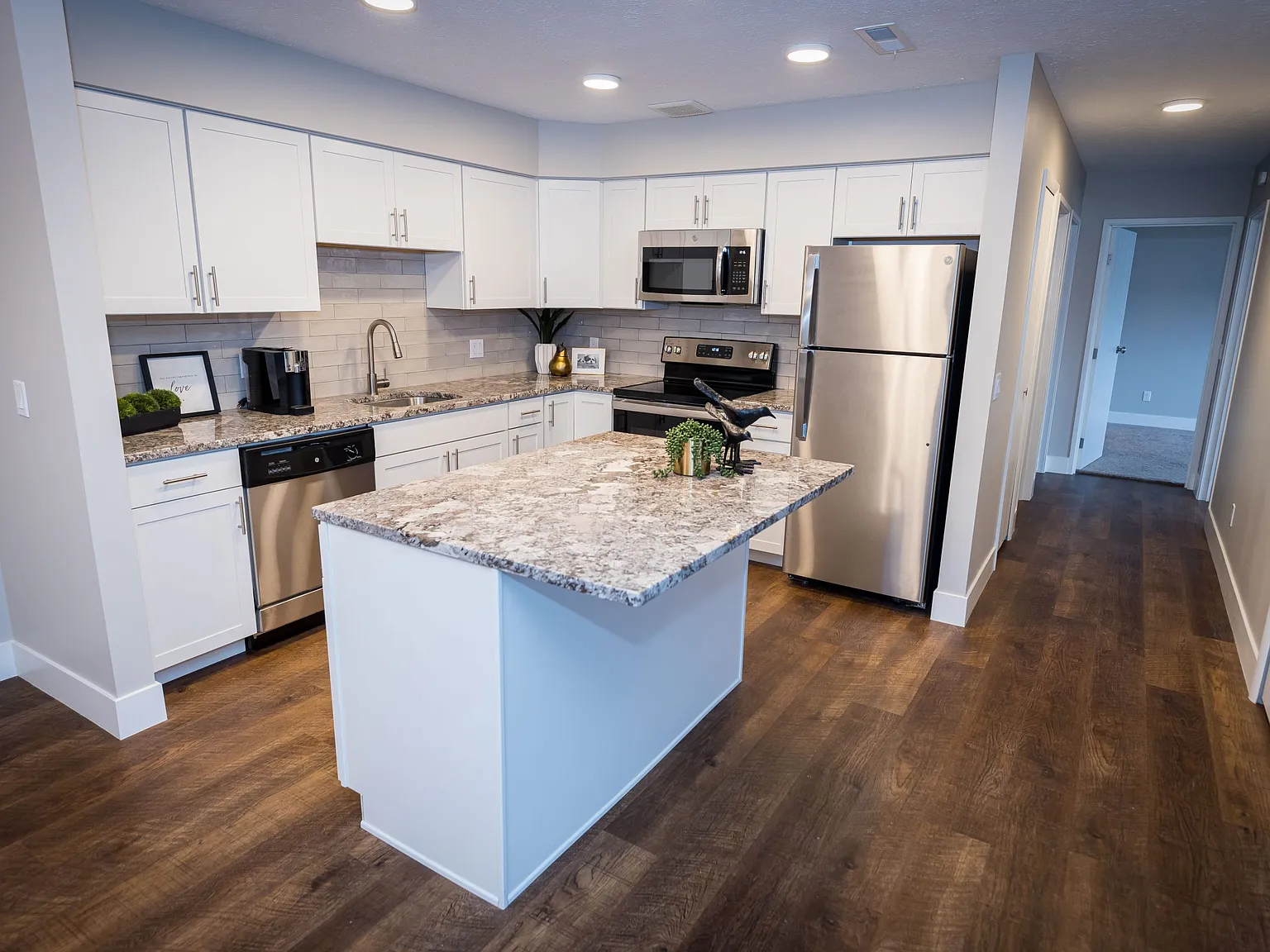 Shady Lake Apartments — Photo 1
