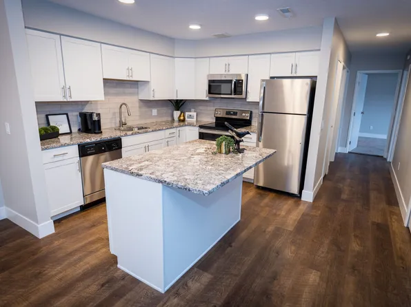 Shady Lake Apartments