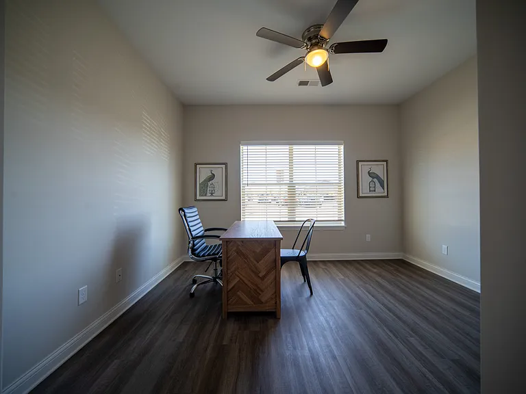 Plum Ridge Apartments — Photo 20