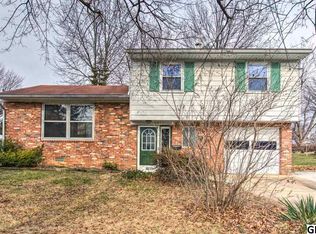 4611 S Clearview Dr, Camp Hill, PA 17011
