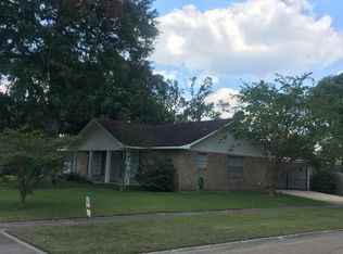10016 Hackberry Dr, Baton Rouge, LA 70809