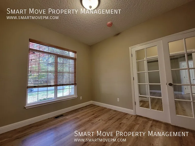 1096 N Glenabby Pl — Photo 12