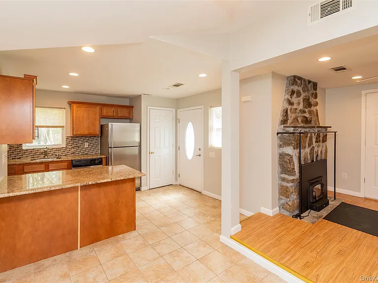 797 Forest Glen Rd — Photo 12
