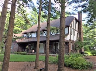 304 Westgate St, Woodstock, IL 60098