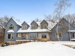 W303N3247 Timber Hill Ct, Pewaukee, WI 53072
