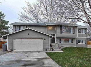 407 N Georgia Pl, Kennewick, WA