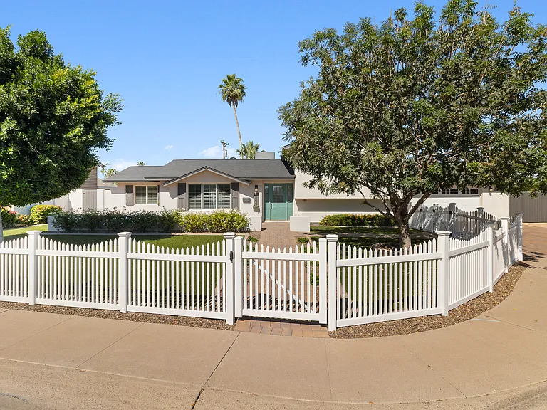 6508 N 85th Pl — Photo 2