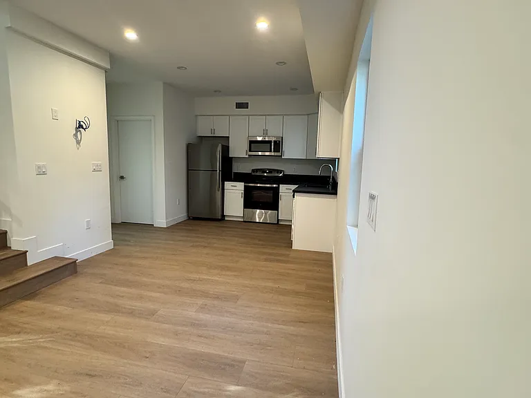 5811 Tampa Ave — Photo 7