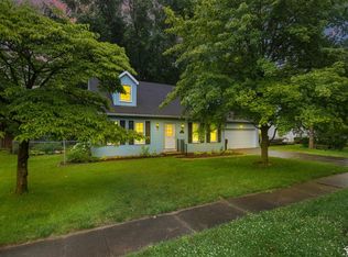 8858 Tanglewood Rd, Temperance, MI 48182