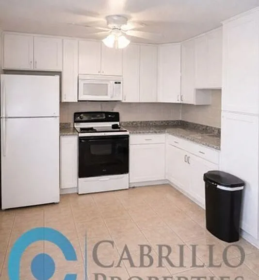 925 Martin Dr #7 — Photo 4