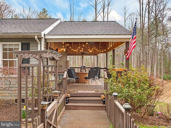 3rd image of 2586 W Hoover Rd