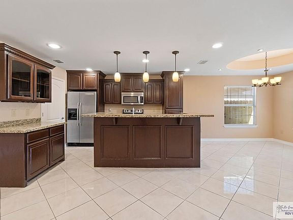 4th image of 2447 Firenze St