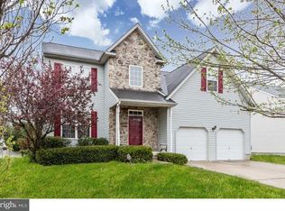 13 Hidden Dr, Blackwood, NJ 08012