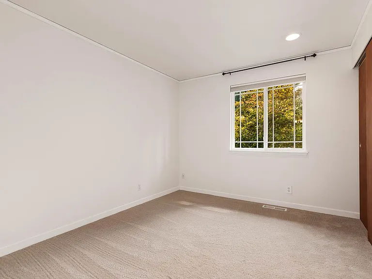 7912 NE 130th St — Photo 14