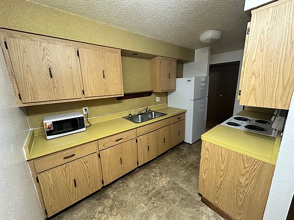 4th image of 275 2nd Ave #B