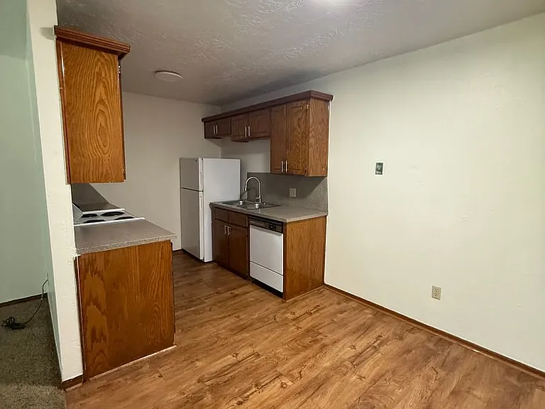 Fox Valley Apartments — Photo 81