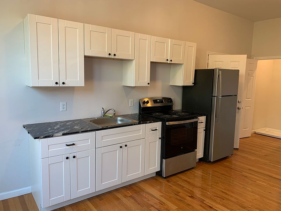 1st image of 3278 6th Ave APT 3