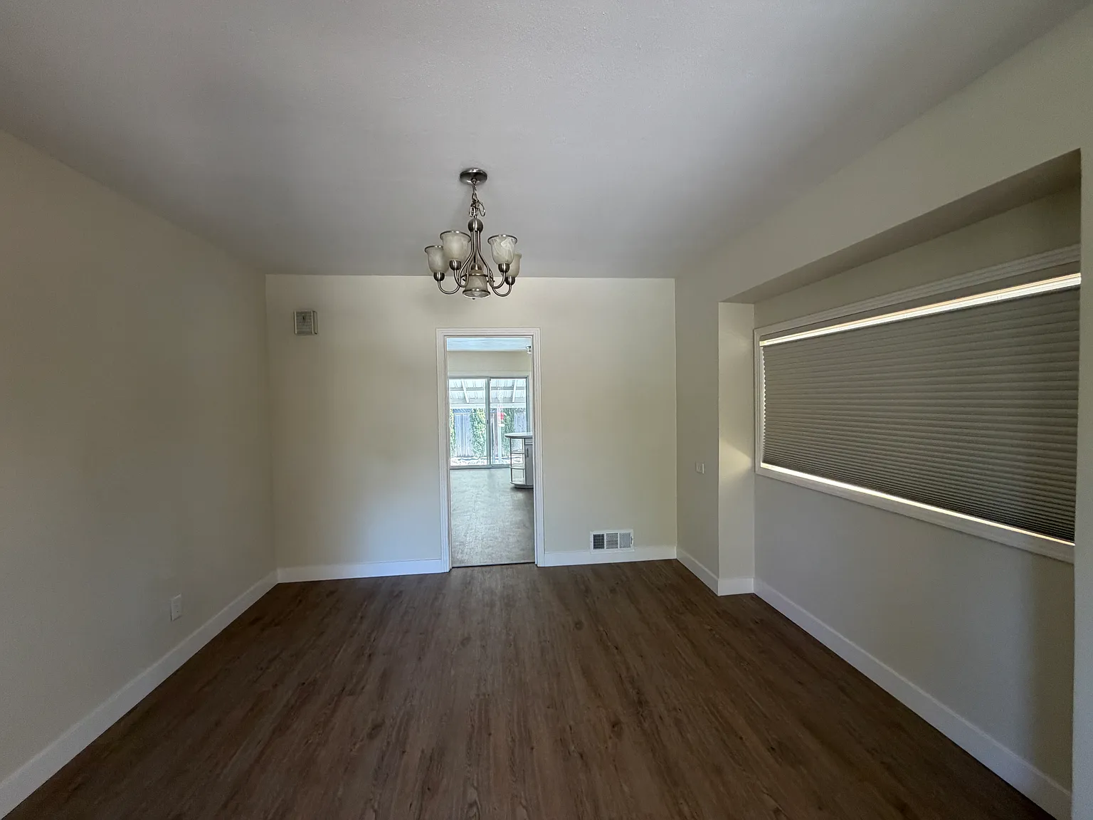 2 bed, 1100 sqft, $5,000 — Photo 4