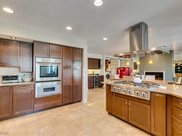 341 Simon Bolivar Dr, Henderson, NV 89014