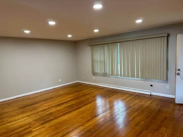 457 Ridge St, Algonquin, IL 60102