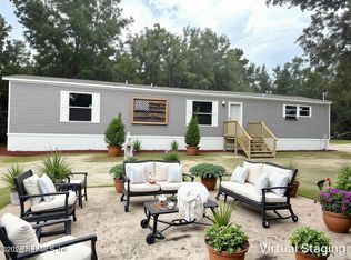 102 Livingston Ct, Satsuma, FL 32189