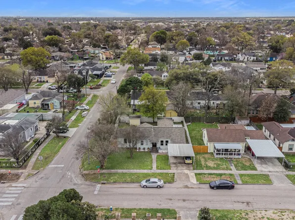 7418 Fir St, Houston, TX 77012