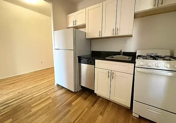 Rented by J PRESTON AND ASSOCIATES INC | media 12