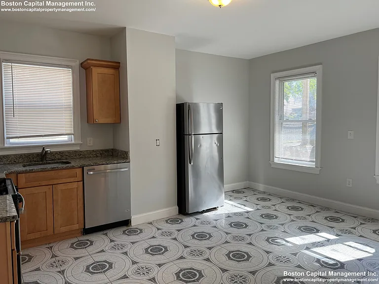 179 Belmont St — Photo 7