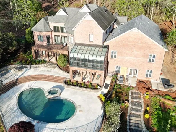 5062 Lee Rd, Gainesville, GA 30506