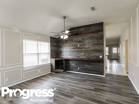 4th image of 748 Texas Oak Trl