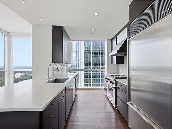 5th image of 3325 Piedmont Rd NE Unit 2702
