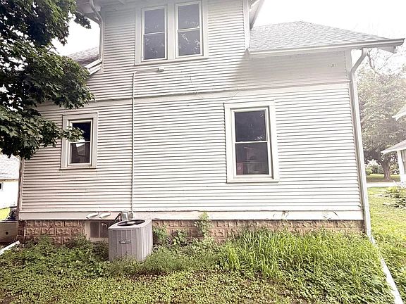 3rd image of 809 N 9th St