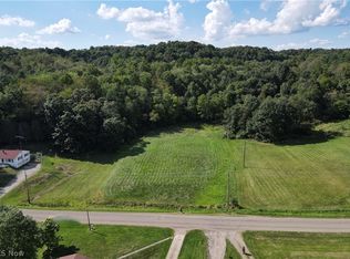 Henderson School Rd NE, New Philadelphia, OH 44663