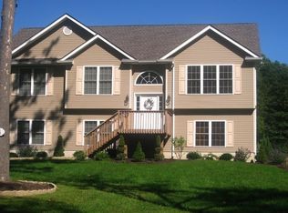 5 Cynwyd Dr, Fishkill, NY 12524