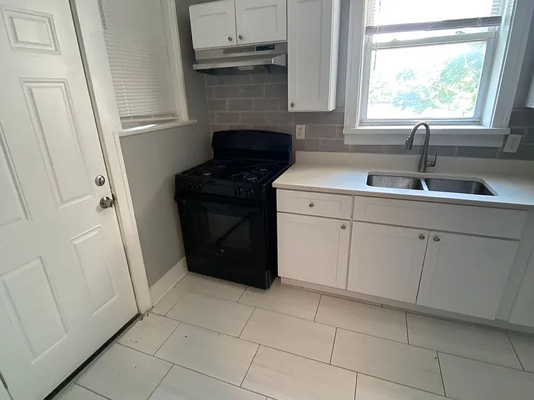 6801 S East End Ave — Photo 6