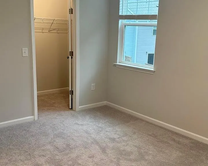 1078 Manorhaven Dr — Photo 16